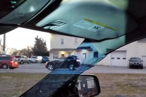 Школьница изобрела «прозрачные» автомобильные стойки