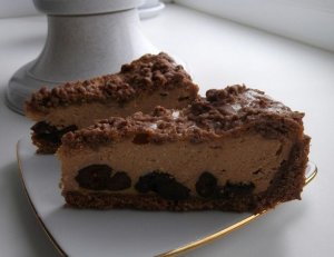 Шоколадный чизкейк с черносливом