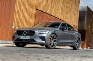 Строгий ограничитель скорости на новых Volvo продержался всего полгода