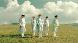 TXT демонстрирует свои движения в танцевальной практике "Blue Hour"