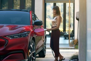 Исследование: при производстве электромобилей выделяется на 63% больше CO2, чем при выпуске машин с ДВС