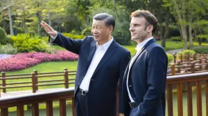 Макрона проводили из Китая под песню Шнурова «Дорожная»