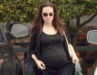 Беременная Анджелина Джоли