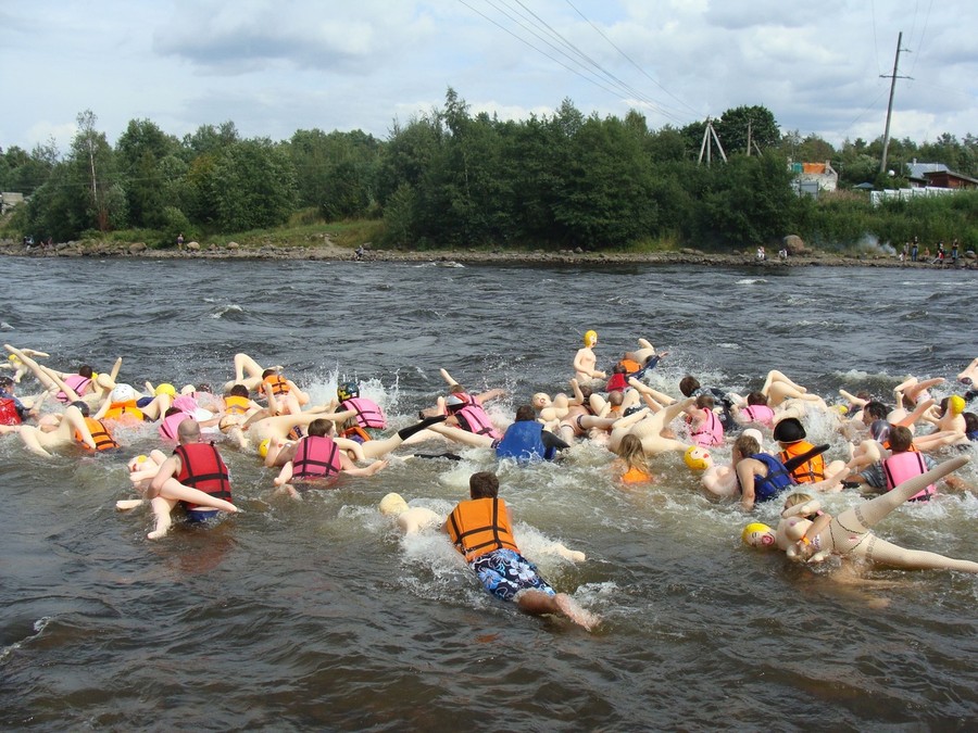 соревнования по плаванию на резиновых женщинах